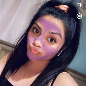 Meet your Posher, Alexandra